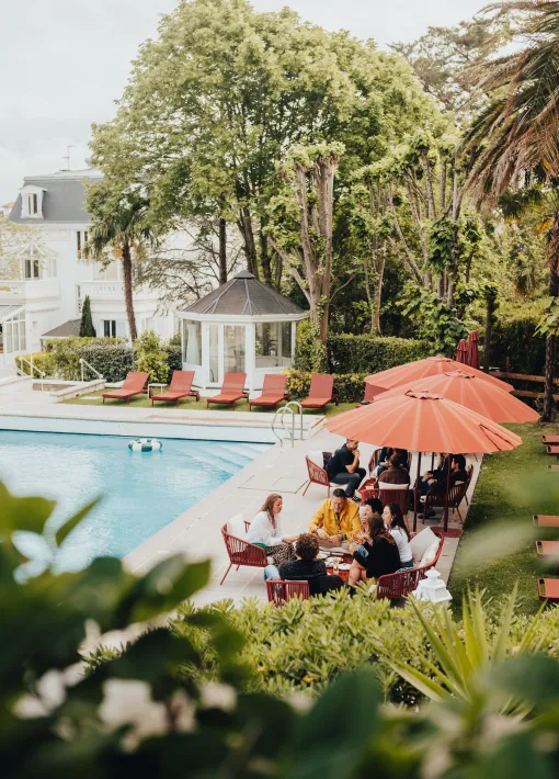 montagnettes_restaurant_jatera_saint-jean-de-luz_terrasse-piscine