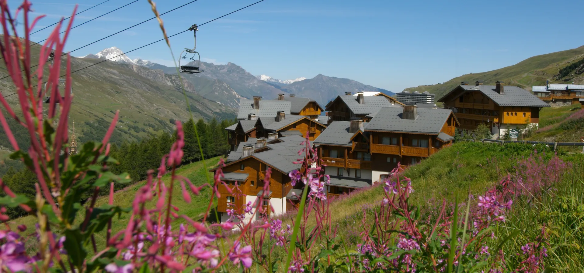 Randonnées l'été aux Menuires : nos balades préférées depuis le Hameau de la Sapinière 
