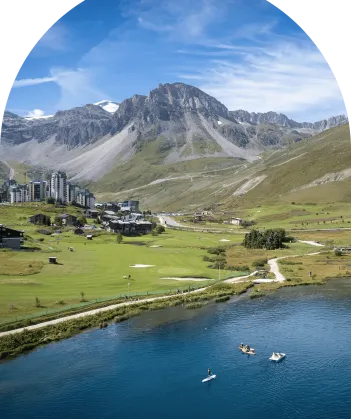 Le lac de Tignes en été 