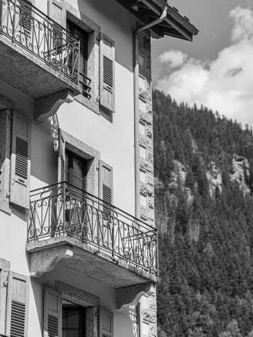 Facade du Lizzie à Chamonix 