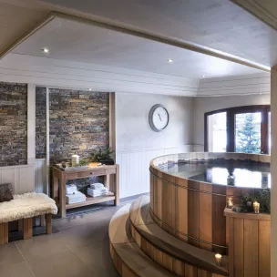 Sauna finlandais, hammam et hot tub aux Hameau de la Sapinière 