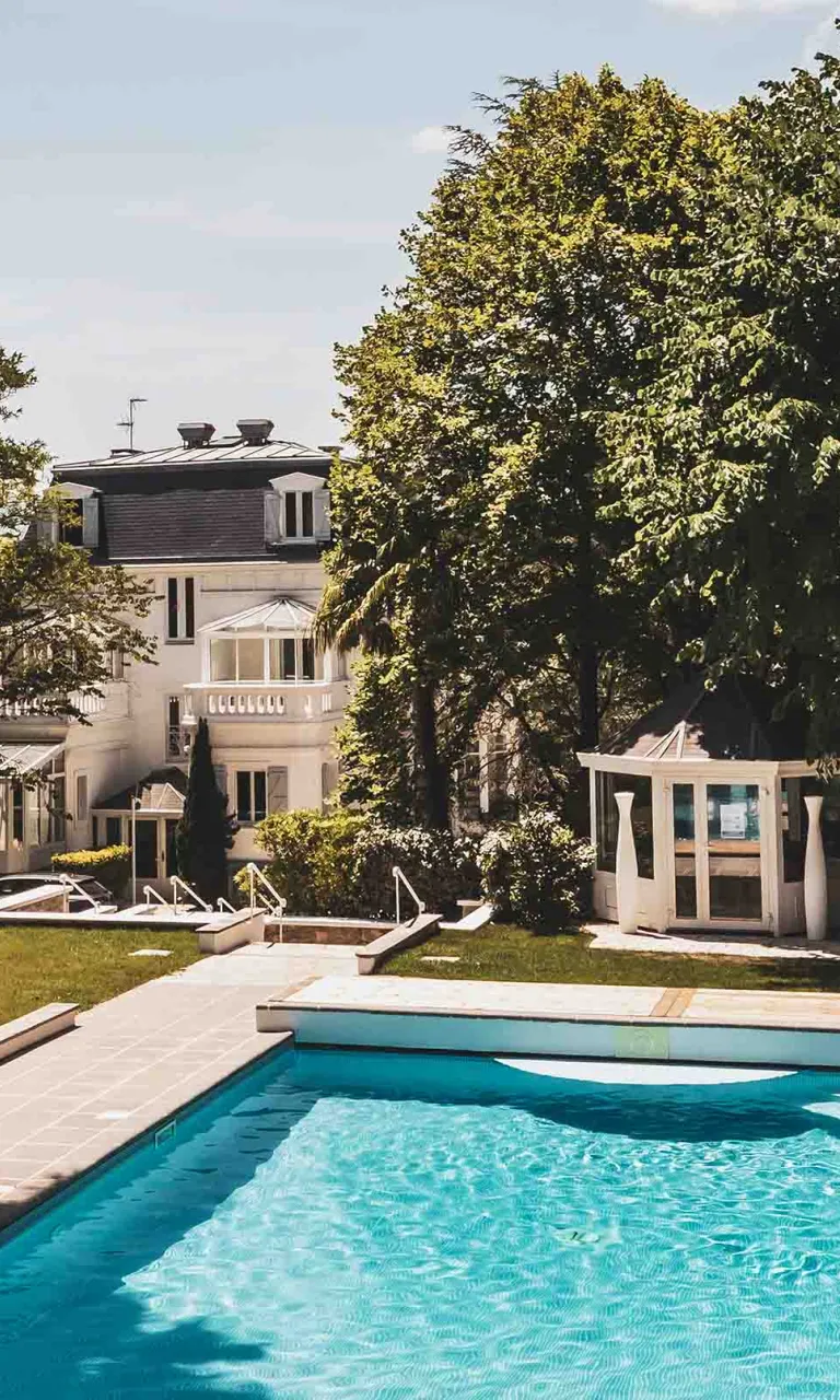 exterieur etablissement piscine
