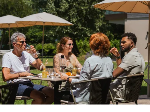 Déjeuner en terrasse au Lisca à Duingt 