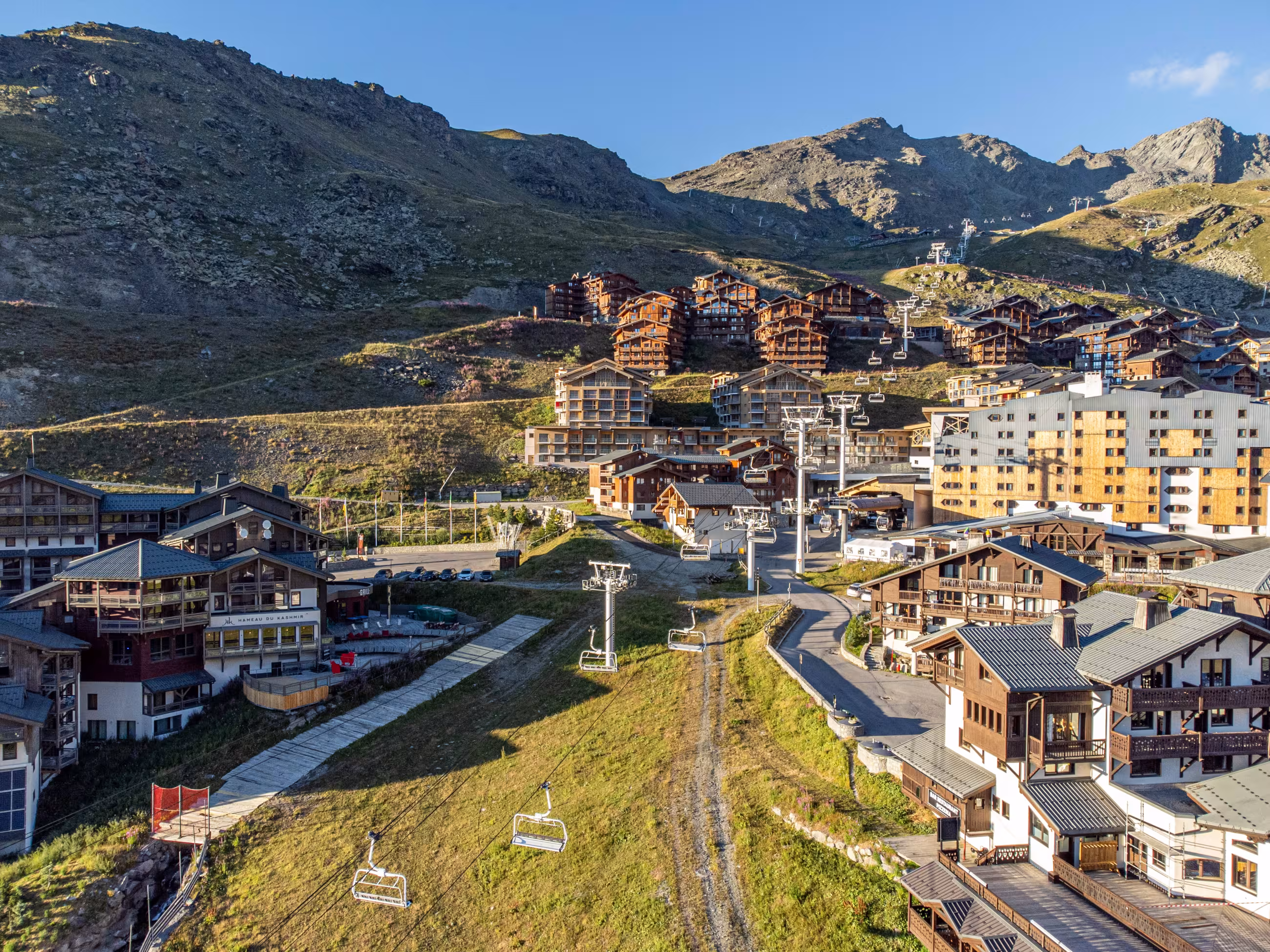 Que faire l'été à Val Thorens ? Une semaine type entre randonnée et bien-être 