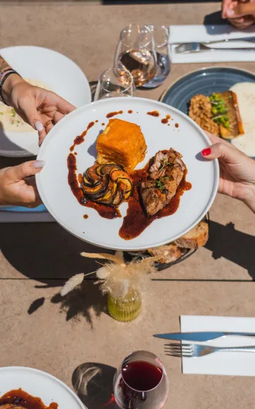 Dégustation de plats au Lisca à Duingt, au bord du lac d'Annecy
